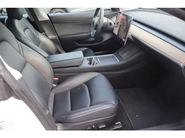 Tesla Model 3 Standard RWD Plus 60 kWh 2021 Elektrisch 14