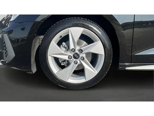 Audi A3 Limousine 30 TFSI 110Pk S Edition 2023 Benzine 13