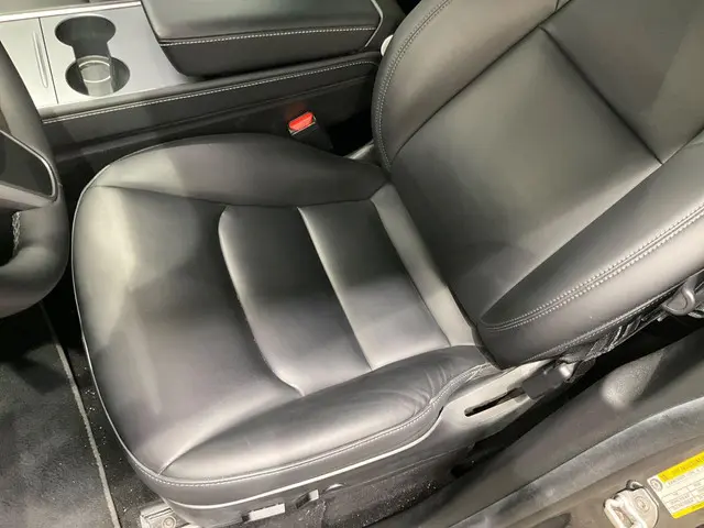 Tesla Model Y Long Range AWD 75 kWh 2022 Elektrisch 9