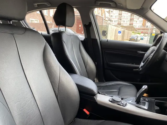 BMW 1 Serie 120i Centennial High Executive 2016 Benzine 10