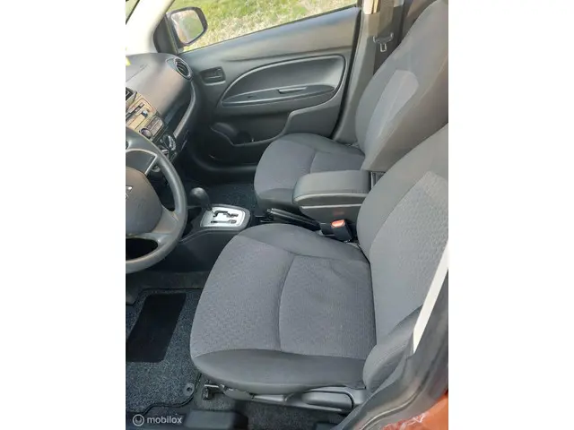 Mitsubishi Space Star 1.0 Intense 2016 Benzine 13