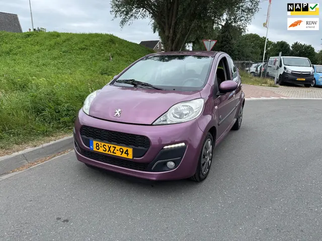 Peugeot 107 1.0 Envy 2013 Benzine