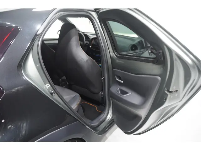Toyota Aygo X 1.0 VVT-i S-CVT Limited 2022 Benzine 12