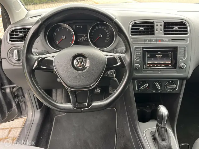 Volkswagen Polo 1.2 TSI Comfortline 2016 Benzine 12