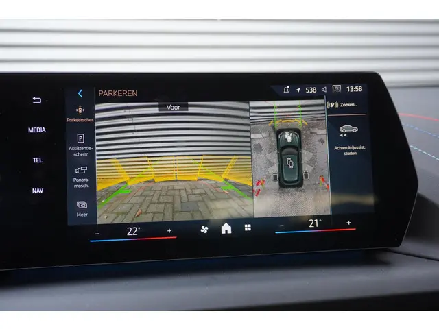 BMW 1 Serie 120 2024 Benzine 16