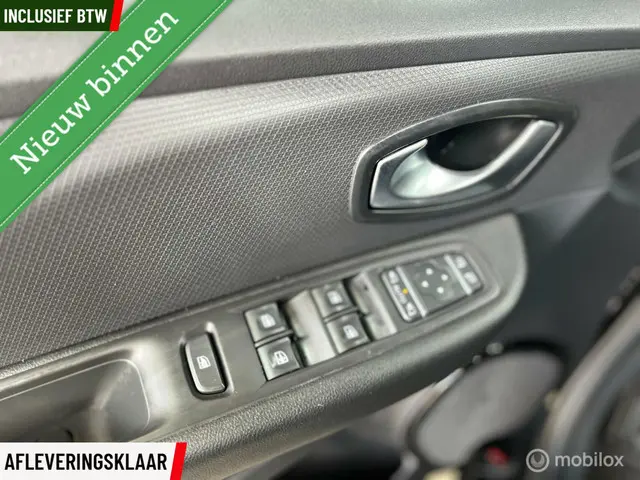 Renault Clio Estate 0.9 TCe Limited 2018 Benzine 11