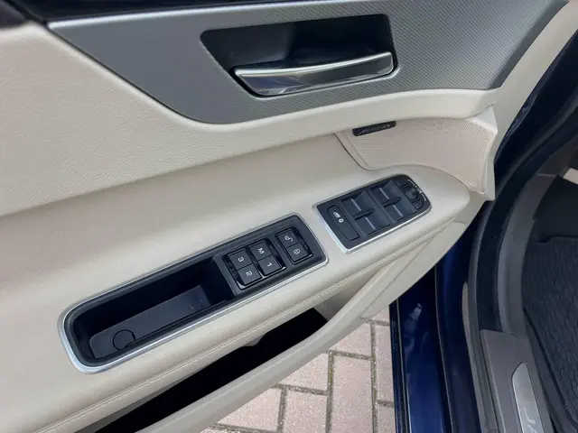 Jaguar XF 3.0 Portfolio AWD 2016 Benzine 15