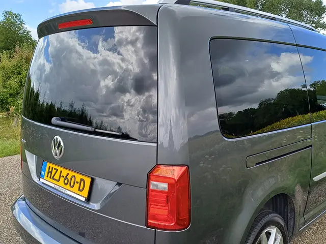 Volkswagen Caddy Maxi 1.4 TSI Trendline 5p 2018 Benzine 16