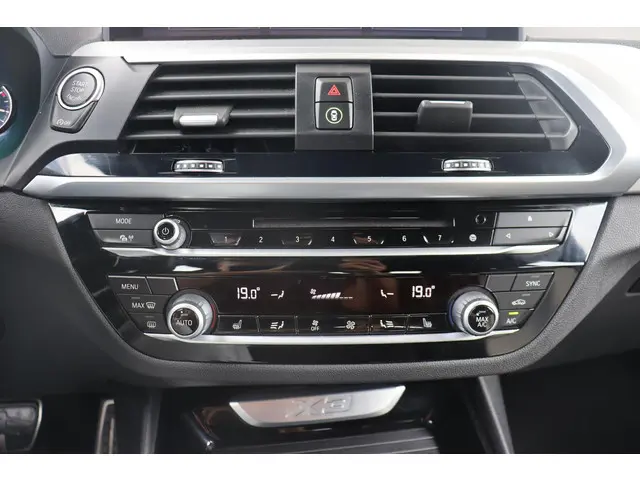 BMW X3 xDrive20i High Executive 2019 Benzine 22