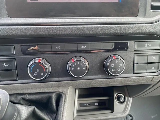 Volkswagen Crafter 35 2.0 TDI L4H3 2024 Diesel 11