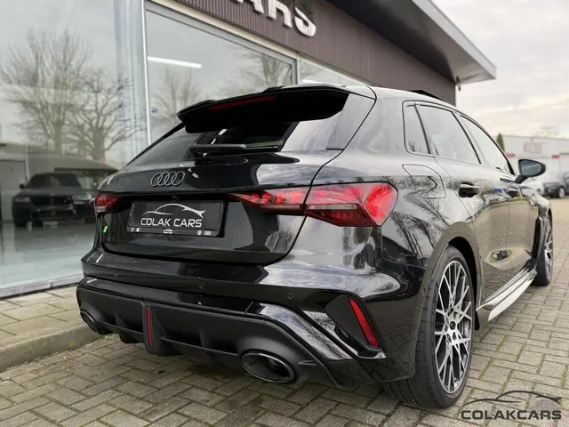 Audi RS3 2.5 TFSI RS 3 quattro 2025 Benzine 64