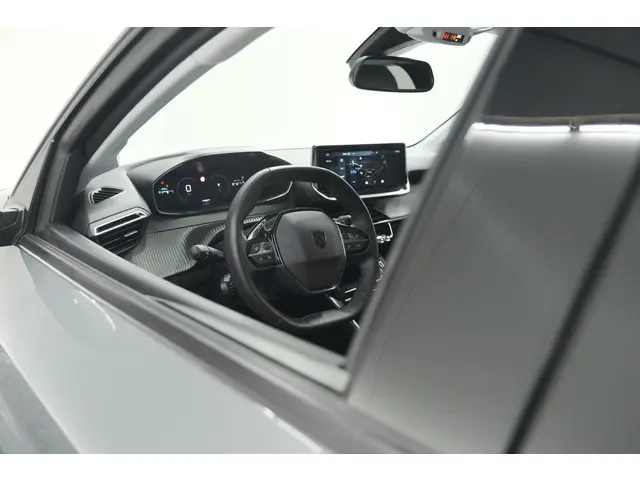 Peugeot 208 PureTech 100 Allure 2024 Benzine 2