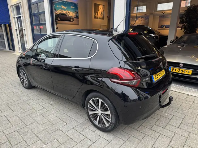 Peugeot 208 1.2 PureTech Roland Garros 2016 Benzine 4