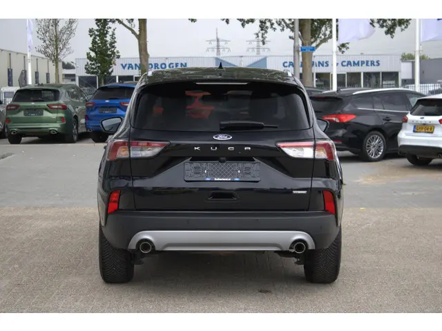 Ford Kuga 2.5 FHEV Titanium 2023 Hybride Benzine 10