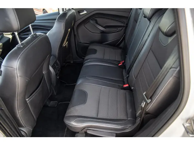Ford Kuga 1.6 Titanium 2013 Benzine 15
