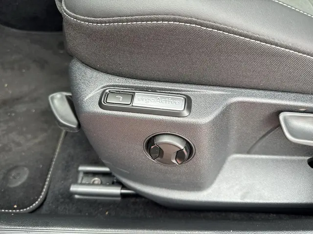 Volkswagen T-Roc 1.5 TSI R-Line 2025 Benzine 7