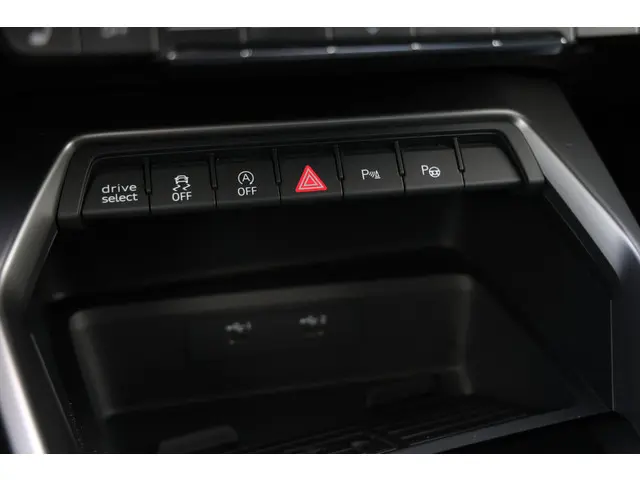 Audi A3 Limousine 35 TFSI 3x S-Line 150PK 2023 Benzine 52