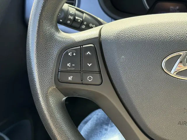 Hyundai i10 1.0i i-Motion Comfort 2017 Benzine 13