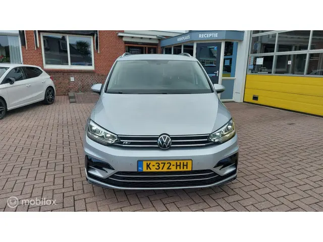 Volkswagen Touran 1.5 TSI Highline 7p R Line 2020 Benzine 8