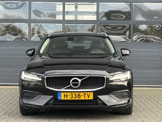 Volvo V60 2.0 T4 R-DESIGN 2020 Benzine 17