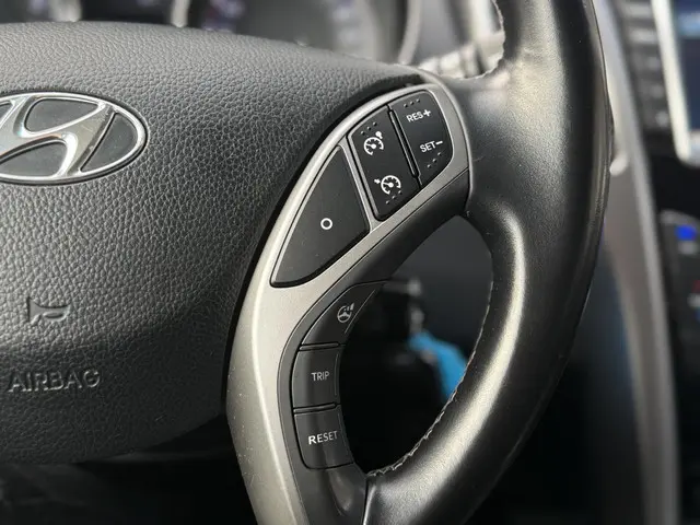 Hyundai i30 1.6 GDI Go! 2015 Benzine 18