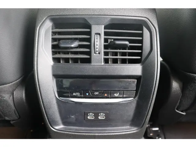 BMW 3 Serie 330e 2024 Hybride Benzine 17
