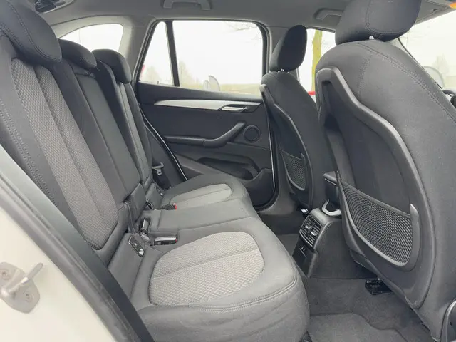 BMW X1 sDrive18i Executive Edition 2020 Benzine 9