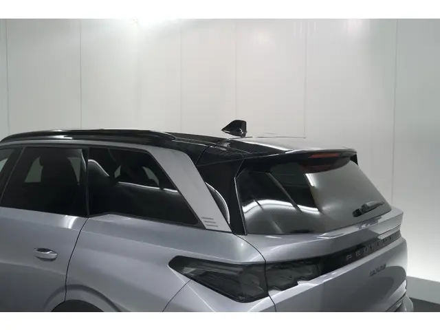 Peugeot 5008 HYbrid 145 e-DCS6 GT 2025 Hybride Benzine 22