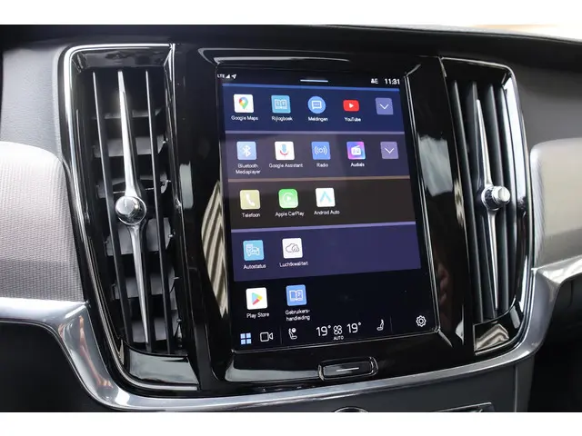 Volvo S90 T8 AWD Ultimate Dark 2024 Hybride Benzine 42