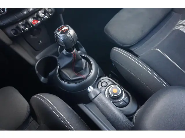 MINI 3-Deurs Cooper 2019 Benzine 15