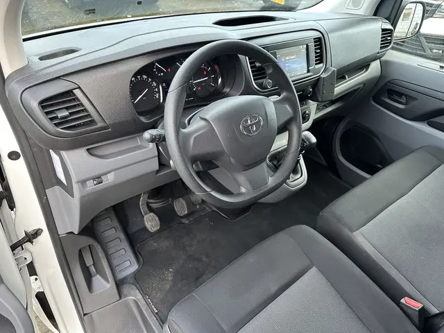 Toyota ProAce Worker 2.0 D-4D 145PK 2022 Diesel 14