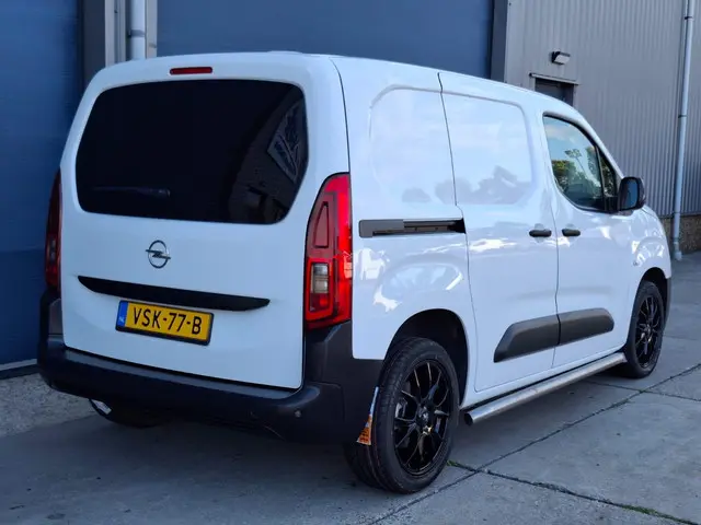 Opel Combo 1.5D L1H1 Edition 2022 Diesel 6