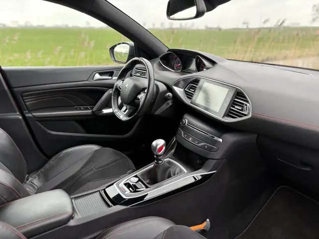 Peugeot 308 1.6 e-THP GTi 270pk 2016 Benzine 44
