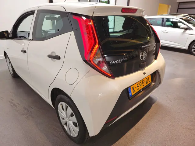 Toyota Aygo 1.0 VVT-i x-fun 2020 Benzine 9