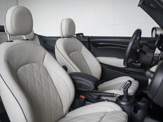 MINI Cooper Cabrio Aut. 2023 Benzine 10