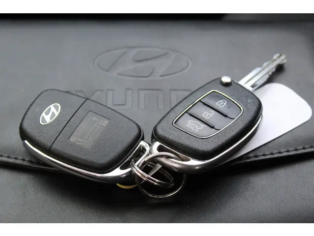 Hyundai i10 1.0i Comfort//5Drs//Navi!! 2018 Benzine 21