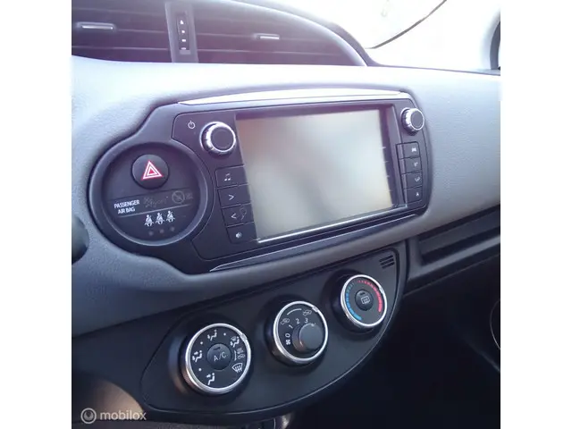 Toyota Yaris 1.0 VVT-i Aspiration 2016 Benzine 11