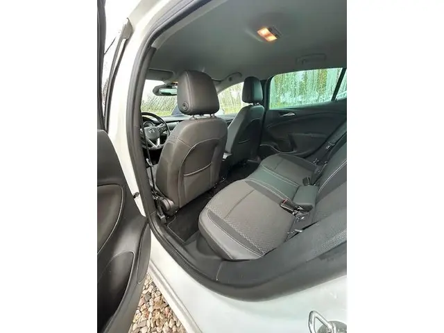 Opel Astra 1.4 Innovation 2018 Benzine 17
