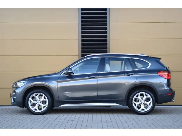 BMW X1 sDrive20i Centennial Executive 2016 Benzine 2