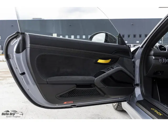 Porsche 718 GT4 RS 2022 Benzine 37