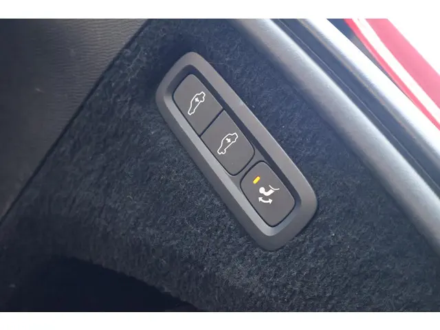 Volvo XC90 B6 AWD R-Design 2022 Benzine 27