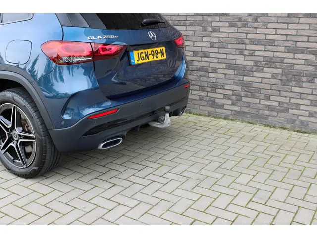 Mercedes-Benz GLA 250 e AMG Line 2022 Hybride Benzine 19