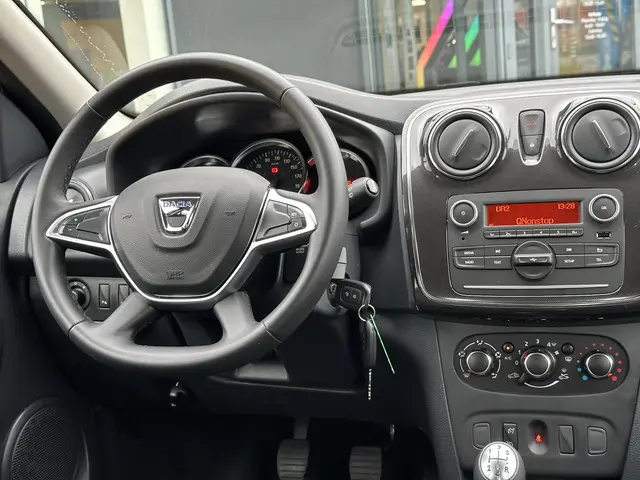 Dacia Sandero TCe 90 Laureate 2020 Benzine 7