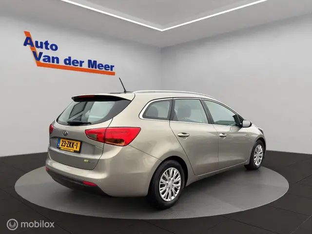 Kia cee'd Sportswagon 1.6 GDI Business Pack 2013 Benzine 11