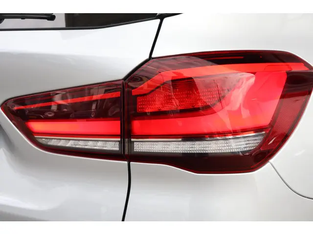 BMW X1 sDrive18i Executive Edition 2020 Benzine 49