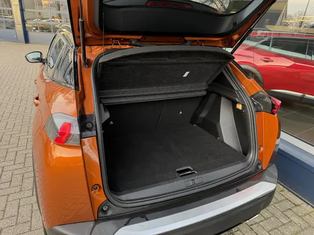 Peugeot 2008 1.2 Turbo 130 PK GT-Line 2020 Benzine 28