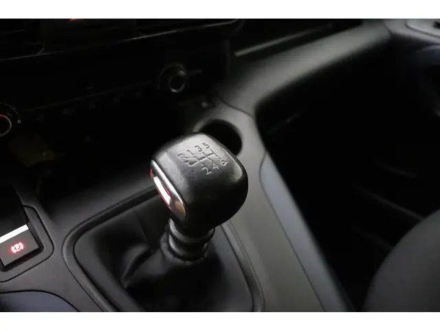 Peugeot Rifter 1.2 Puretech Allure 2019 Benzine 26