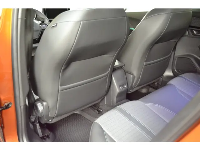 Peugeot 2008 1.2 Puretech 130pk Allure 2021 Benzine 9