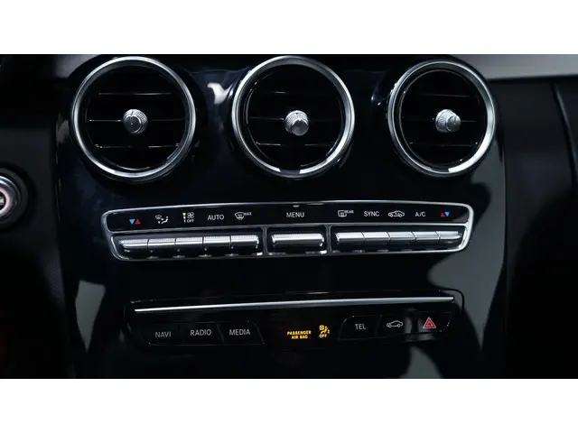 Mercedes-Benz C-Klasse 180 Avantgarde 2019 Benzine 23