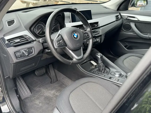 BMW X1 sDrive20i Centennial High Executive 2016 Benzine 30